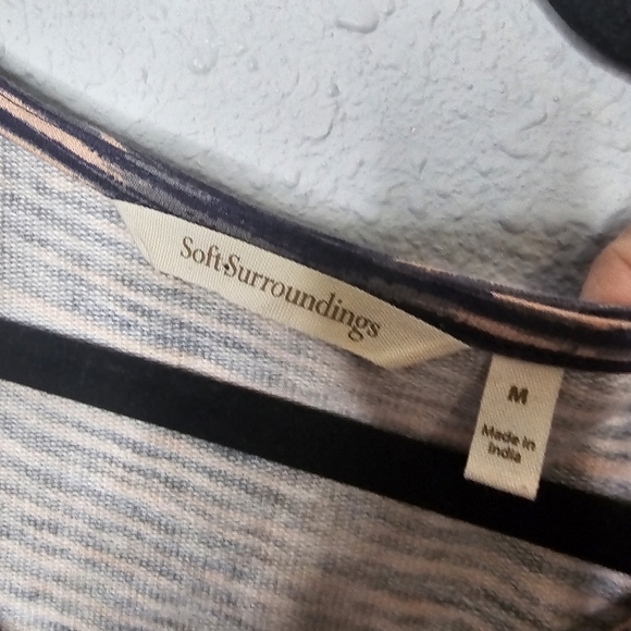 Soft Surroundings Womens M Medium Tunic Blouse V Neck Texture Beaded Applique - Picture 6 of 8